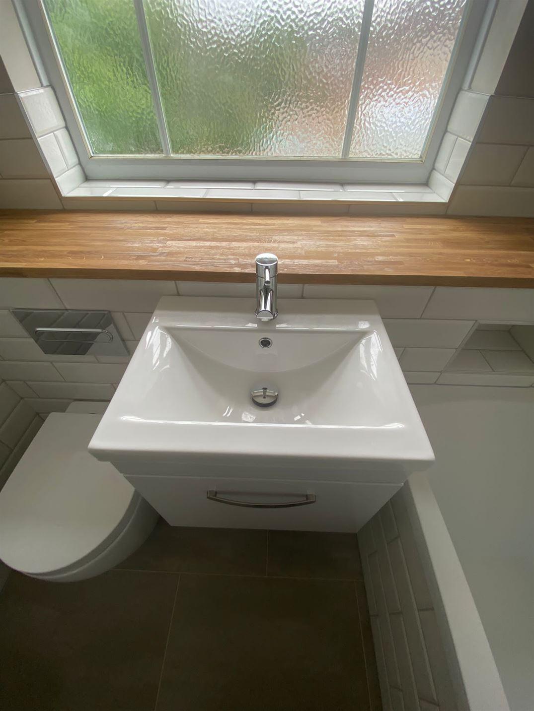 Modern Green Bathroom